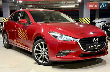 Хэтчбек Mazda 3 2018 в Киеве