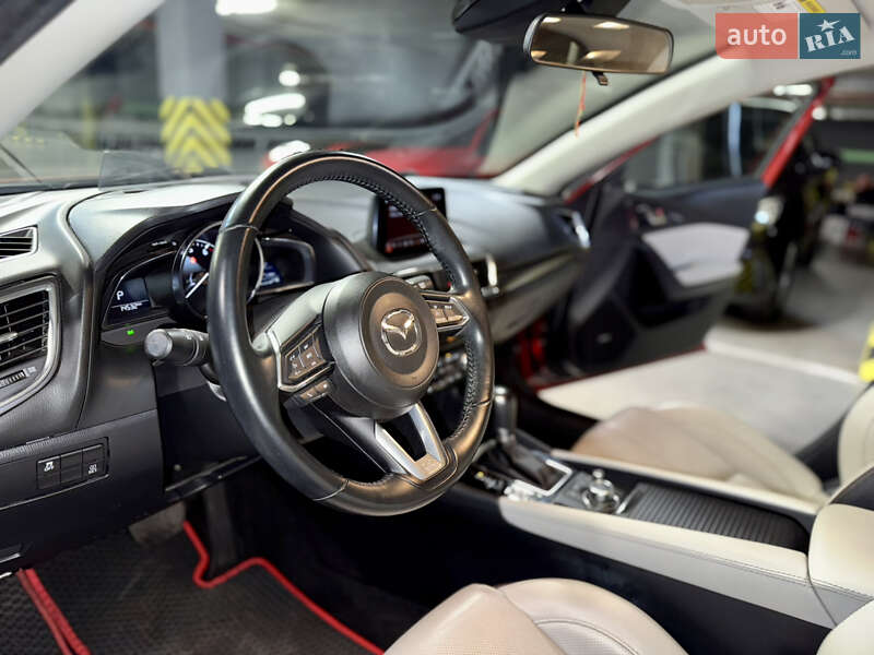 Хетчбек Mazda 3 2018 в Києві фото 15 Хетчбек Mazda 3 2018 в Києві