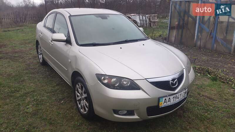 Седан Mazda 3 2006 в Киеве