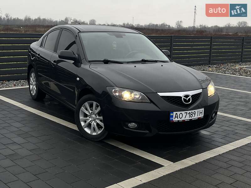 Седан Mazda 3 2007 в Мукачево