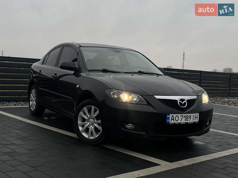 Седан Mazda 3 2007 в Мукачево