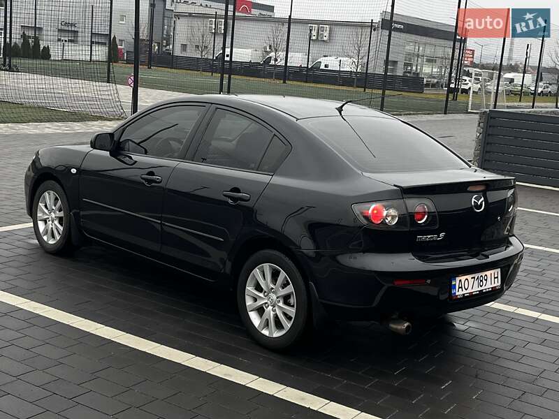 Седан Mazda 3 2007 в Мукачево