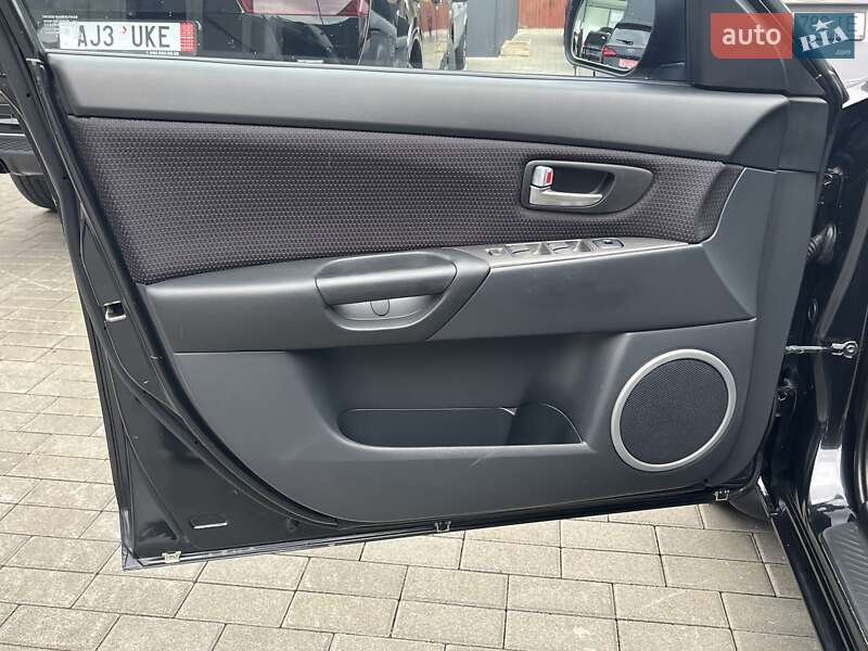 Седан Mazda 3 2007 в Мукачево