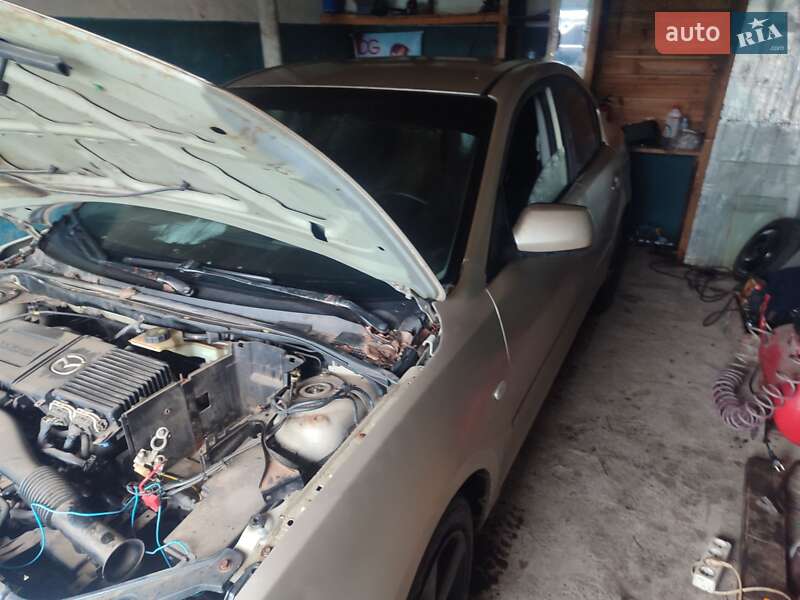 Седан Mazda 3 2005 в Кропивницком