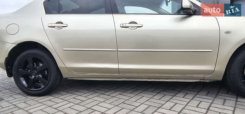 Седан Mazda 3 2005 в Запорожье