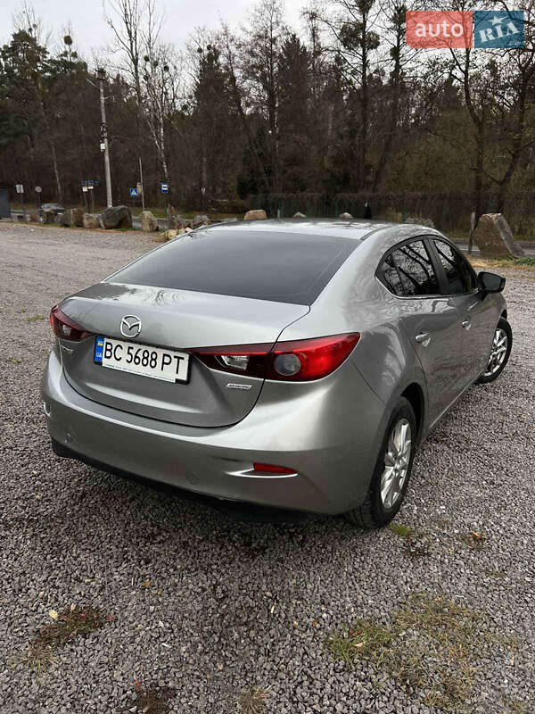 Седан Mazda 3 2016 в Николаеве