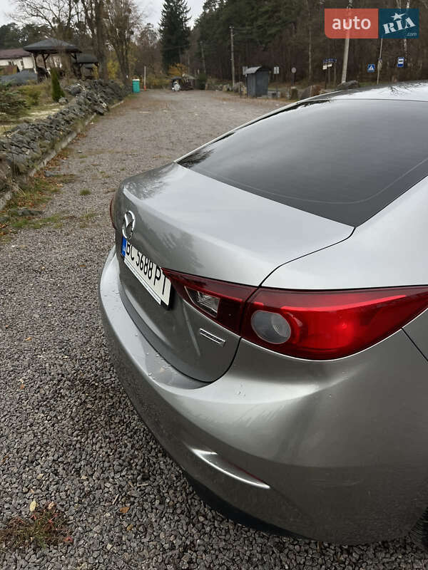 Седан Mazda 3 2016 в Николаеве