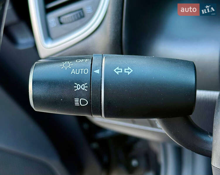 Седан Mazda 3 2017 в Києві фото 24 Седан Mazda 3 2017 в Києві