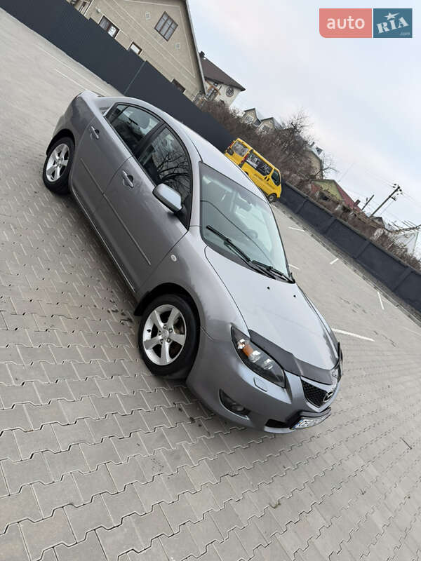 Хэтчбек Mazda 3 2004 в Черновцах