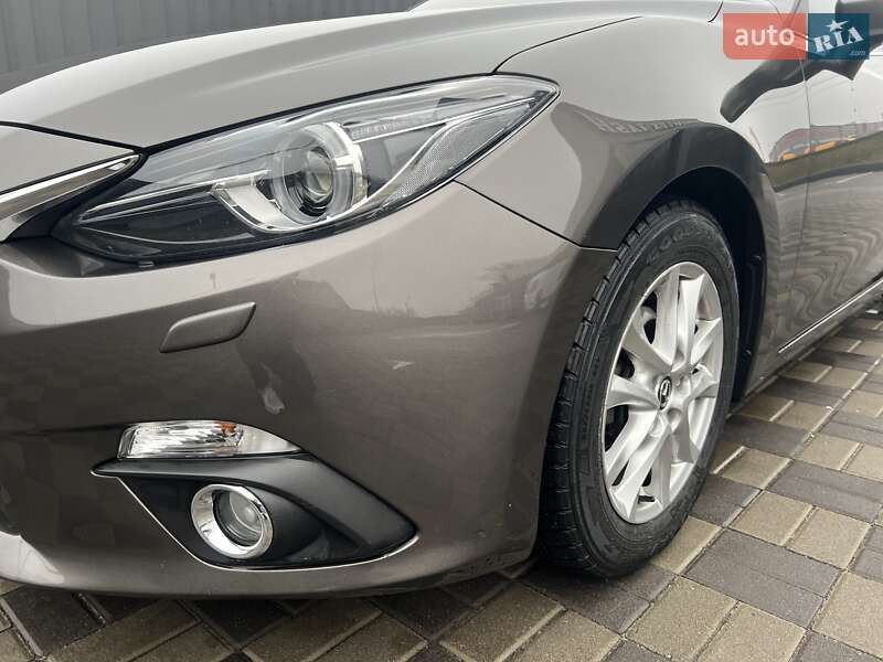 Седан Mazda 3 2016 в Києві