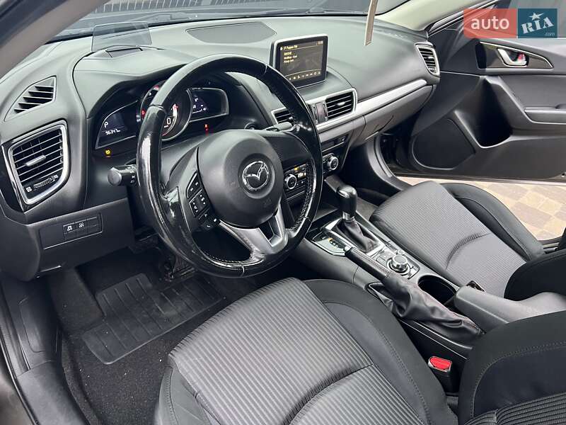 Седан Mazda 3 2016 в Києві