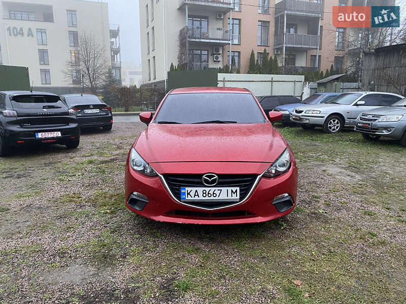 Седан Mazda 3 2015 в Киеве
