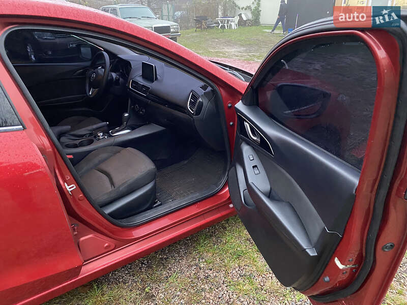 Седан Mazda 3 2015 в Киеве