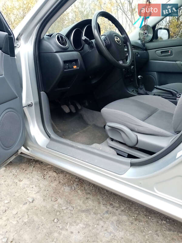 Седан Mazda 3 2007 в Буске