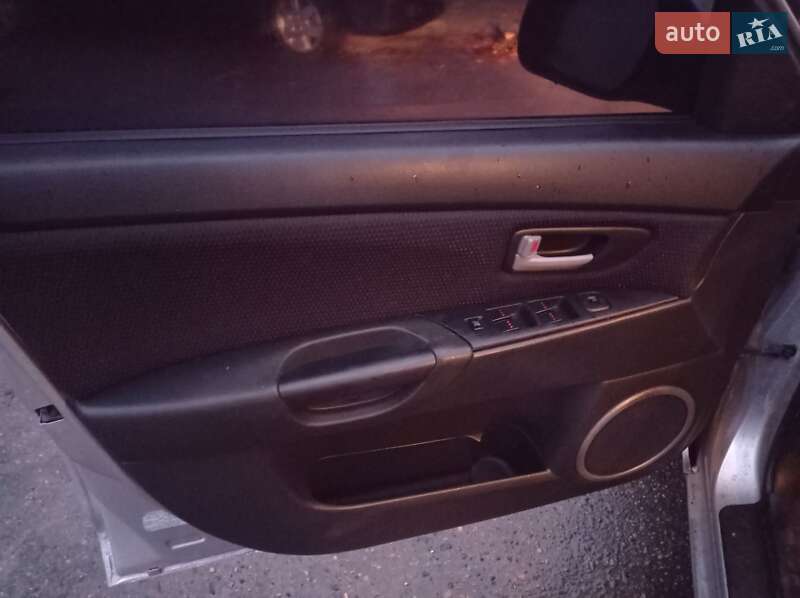 Хетчбек Mazda 3 2006 в Києві фото 3 Хетчбек Mazda 3 2006 в Києві