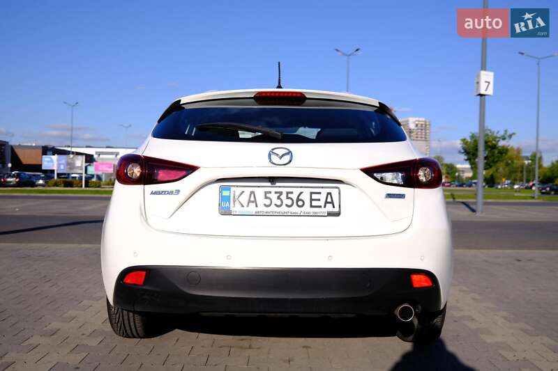 Хэтчбек Mazda 3 2016 в Киеве