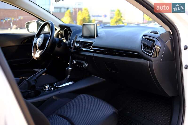 Хэтчбек Mazda 3 2016 в Киеве