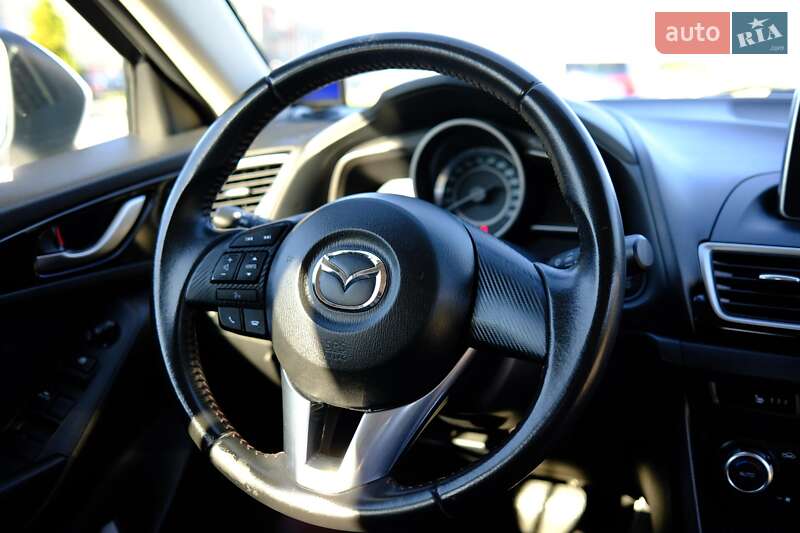 Хэтчбек Mazda 3 2016 в Киеве