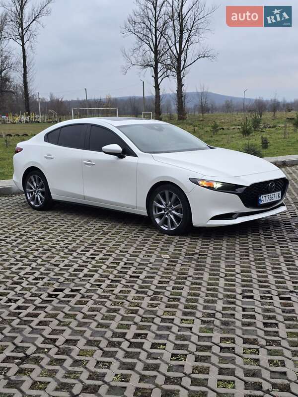 Седан Mazda 3 2021 в Коломые