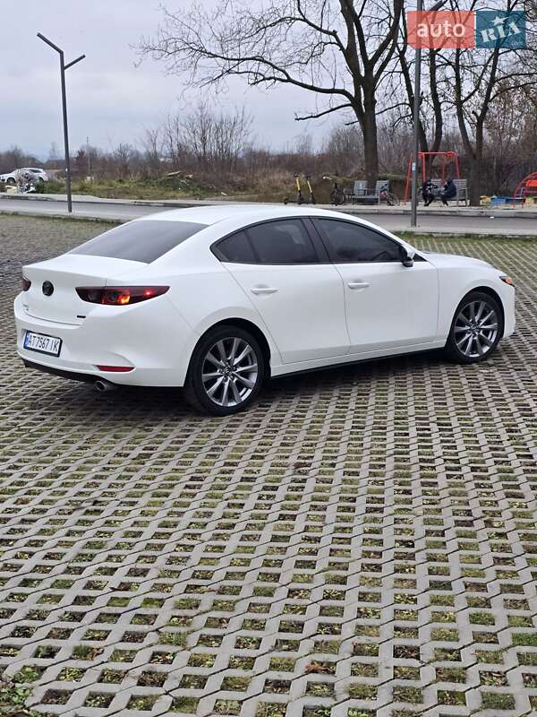 Седан Mazda 3 2021 в Коломые