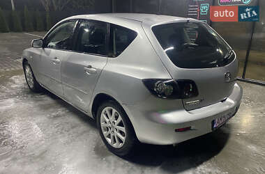 Хэтчбек Mazda 3 2004 в Звягеле