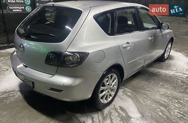 Хэтчбек Mazda 3 2004 в Звягеле