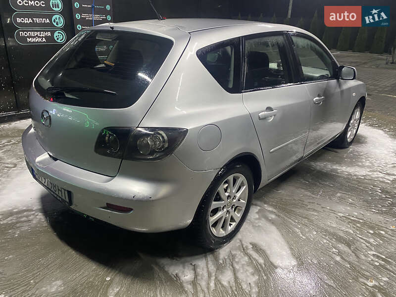 Хэтчбек Mazda 3 2004 в Звягеле