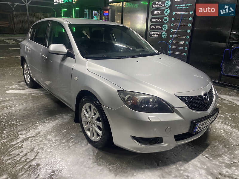 Хэтчбек Mazda 3 2004 в Звягеле
