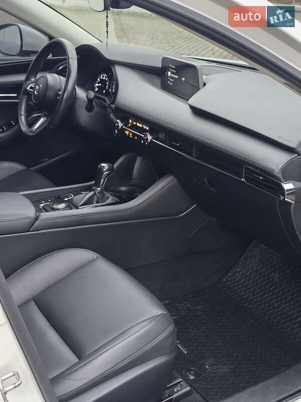 Седан Mazda 3 2021 в Коломые