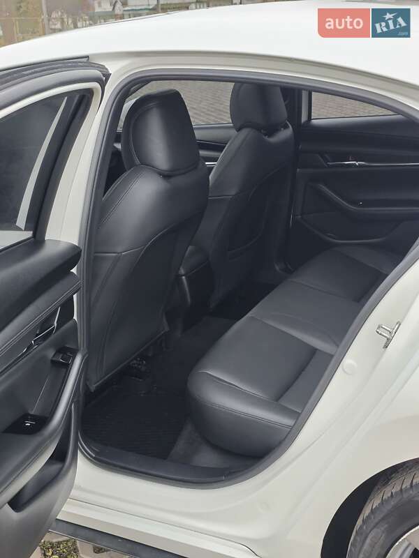 Седан Mazda 3 2021 в Коломые