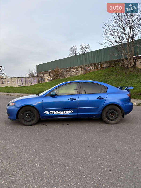 Седан Mazda 3 2004 в Одессе