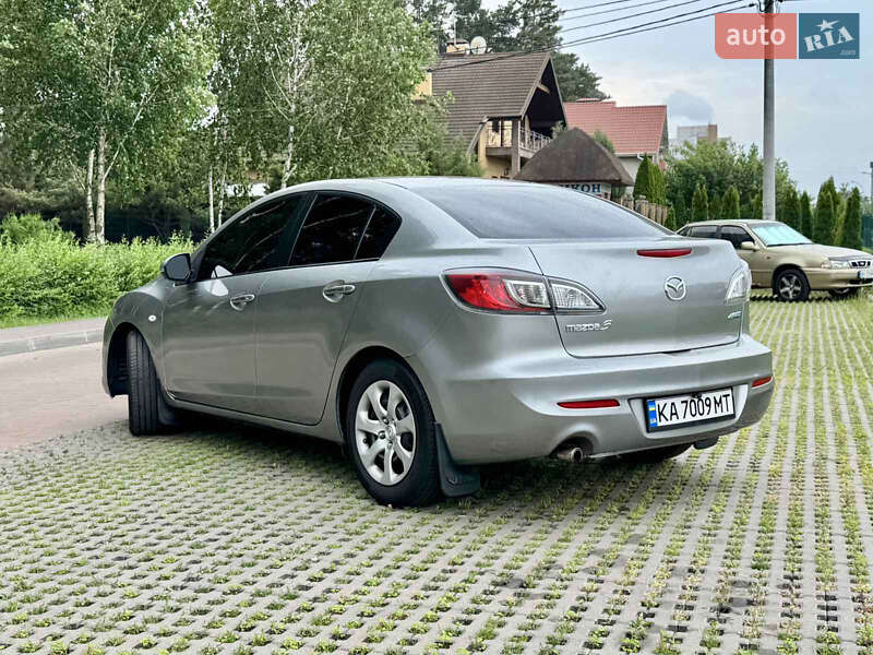 Седан Mazda 3 2012 в Києві