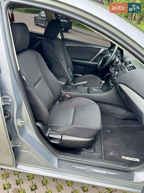 Седан Mazda 3 2012 в Києві