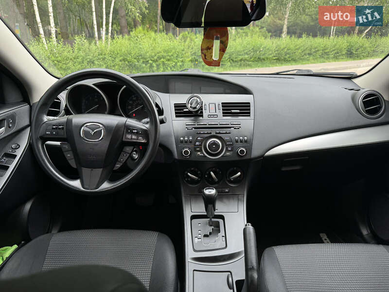 Седан Mazda 3 2012 в Києві