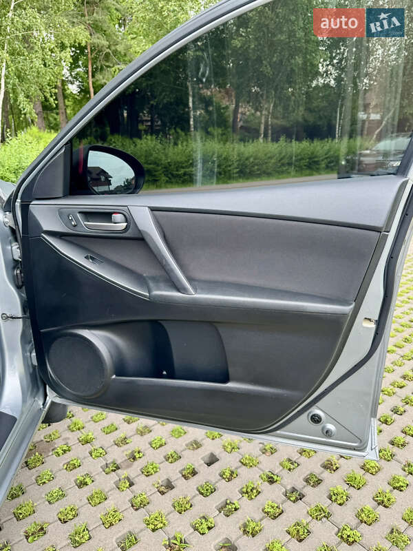 Седан Mazda 3 2012 в Києві