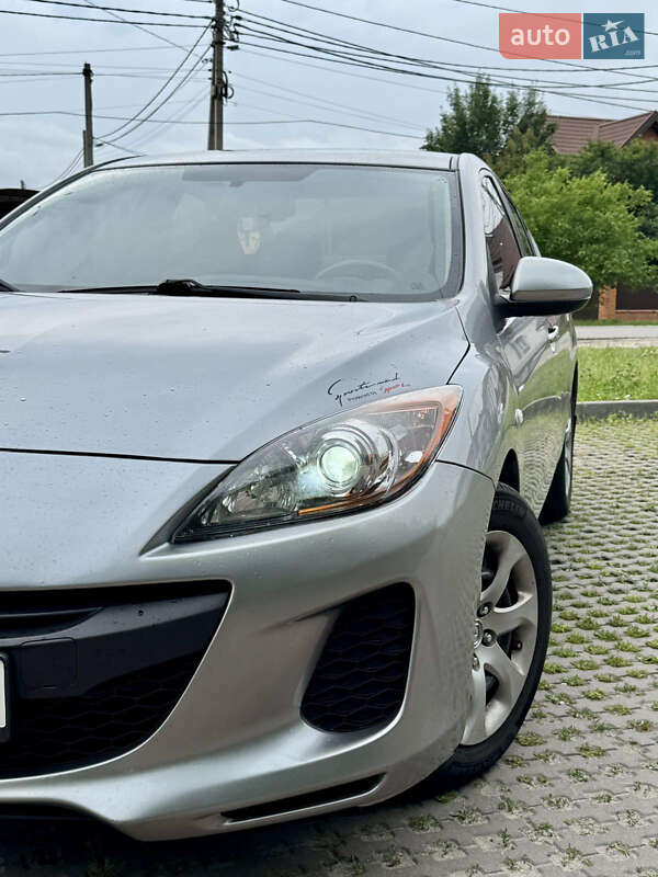 Седан Mazda 3 2012 в Києві