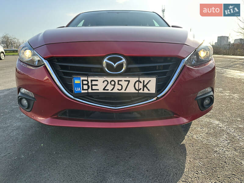 Хэтчбек Mazda 3 2015 в Южноукраинске