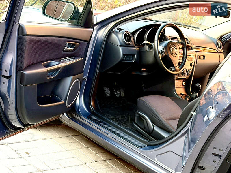 Седан Mazda 3 2007 в Днепре