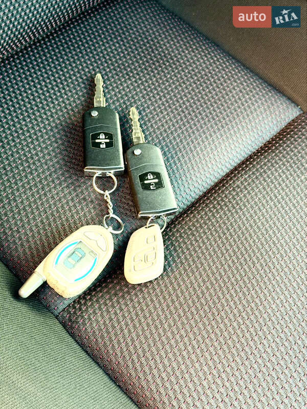 Седан Mazda 3 2007 в Днепре