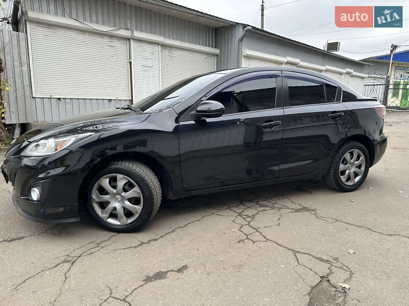 Седан Mazda 3 2012 в Миколаєві