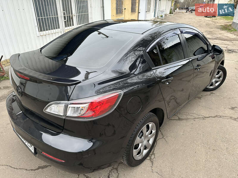 Седан Mazda 3 2012 в Миколаєві