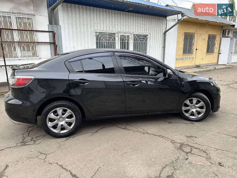 Седан Mazda 3 2012 в Миколаєві