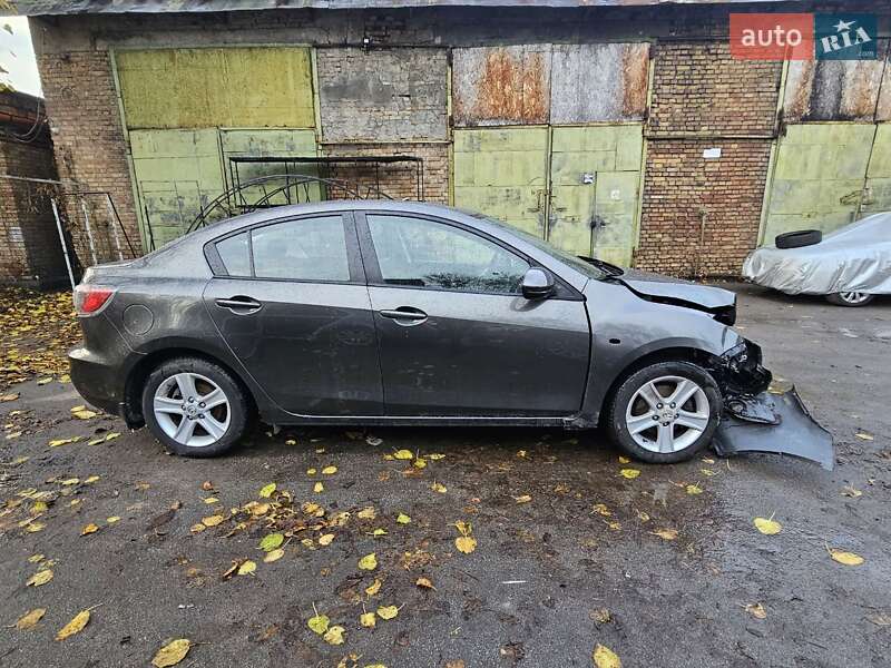 Седан Mazda 3 2013 в Киеве фото 19 Седан Mazda 3 2013 в Киеве