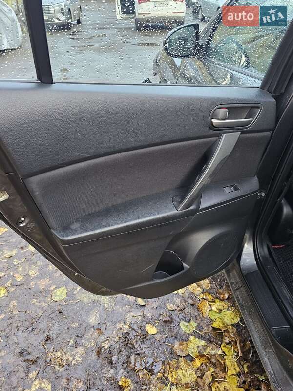 Седан Mazda 3 2013 в Киеве фото 25 Седан Mazda 3 2013 в Киеве