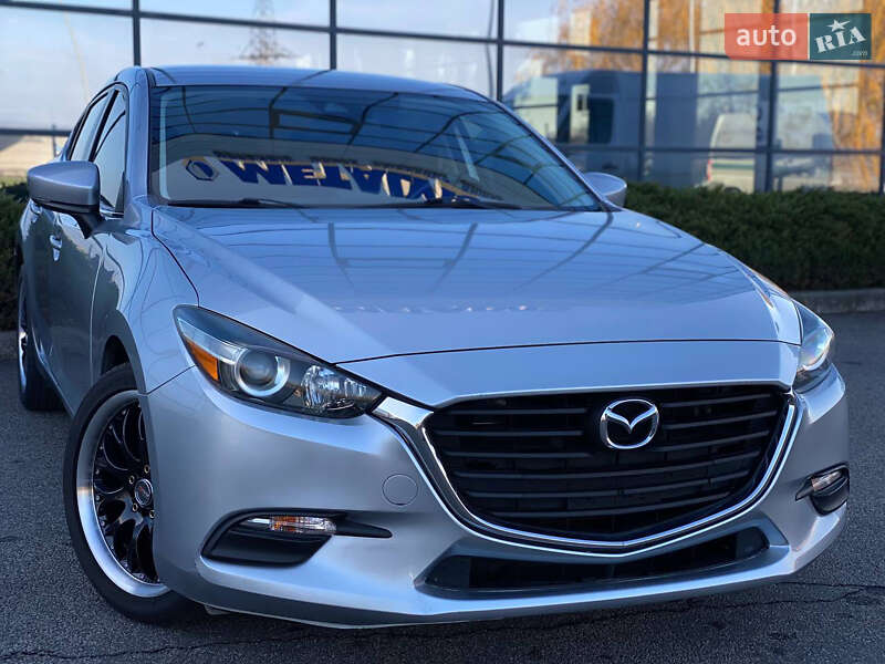 Седан Mazda 3 2017 в Дніпрі