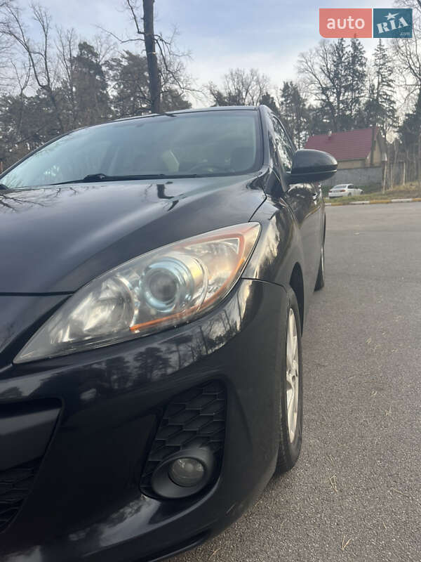 Седан Mazda 3 2012 в Бучі