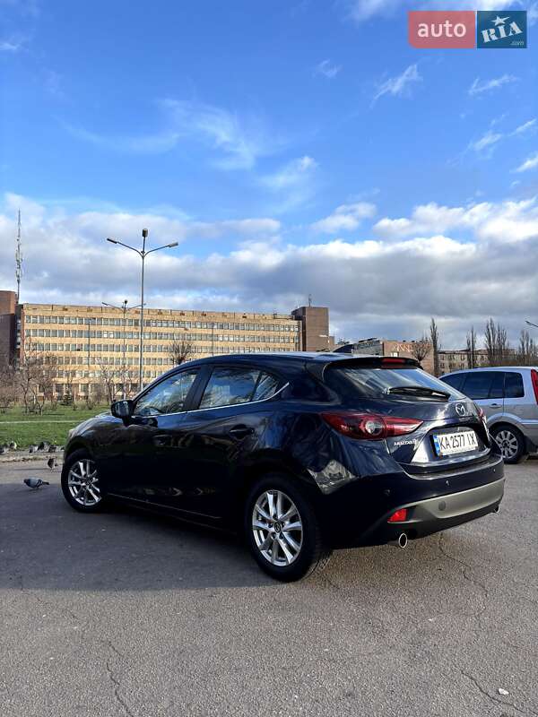 Хэтчбек Mazda 3 2015 в Кривом Роге