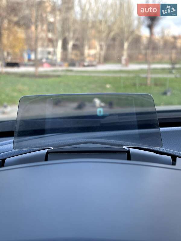 Хэтчбек Mazda 3 2015 в Кривом Роге