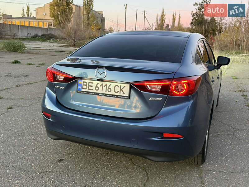 Седан Mazda 3 2017 в Николаеве