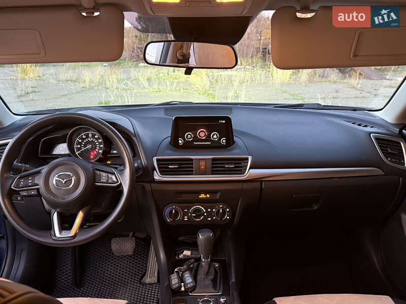 Седан Mazda 3 2017 в Николаеве